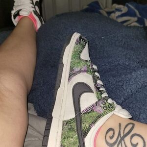 Womens size 6 New Nike Shoes